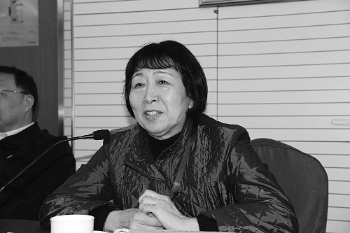 黄丽满委员